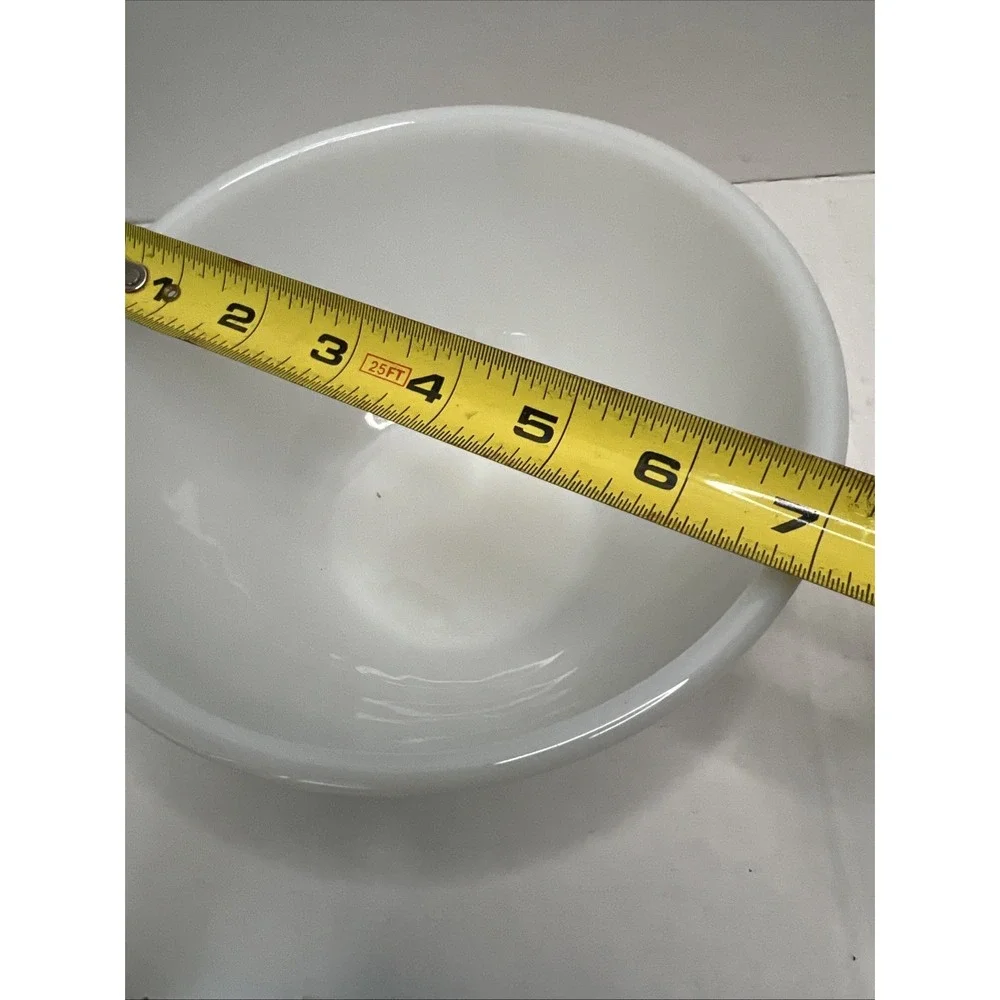 Anchor Hocking Fire King Milk Glass Set of 2 Bowls White‎